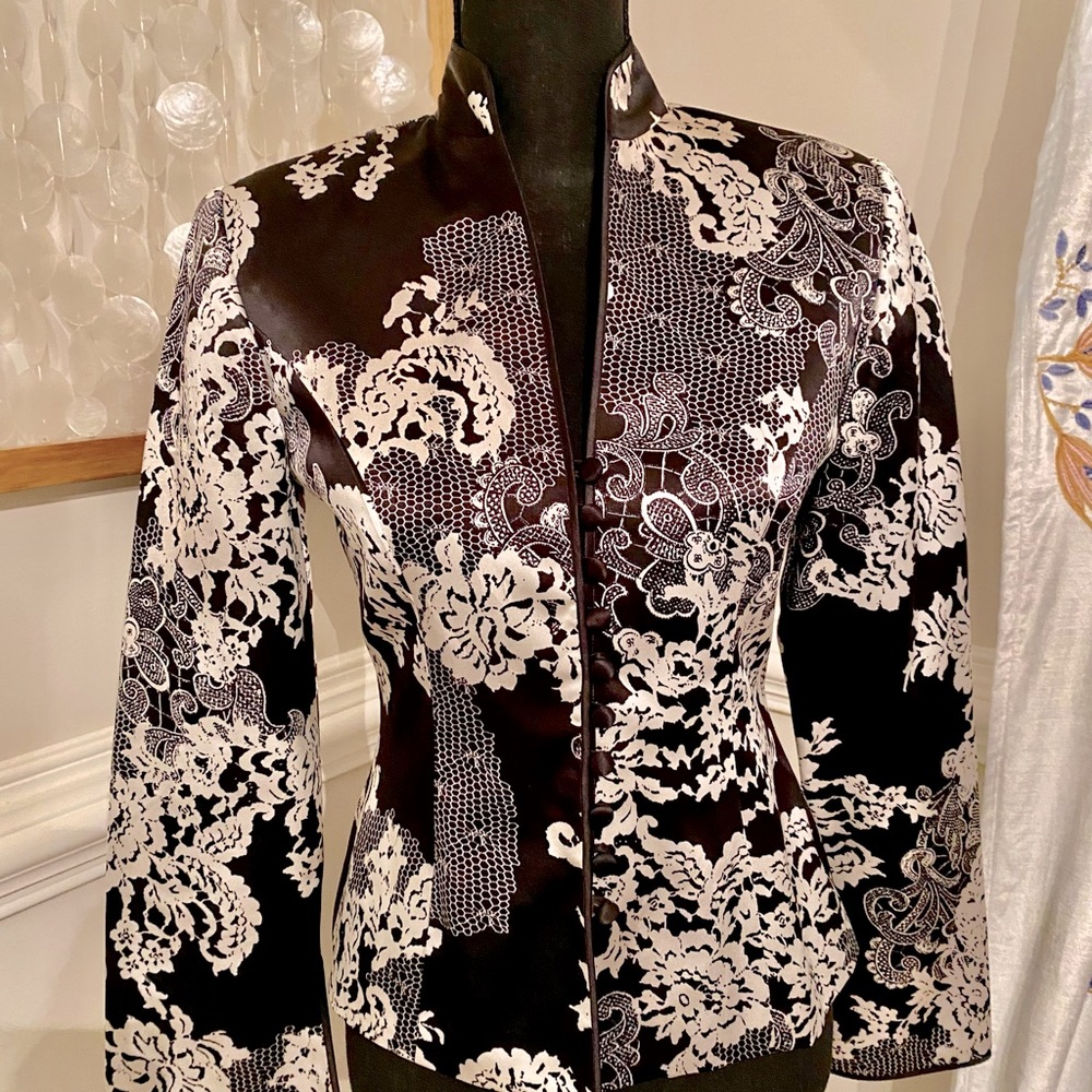 Beautiful Satin feel Blazer